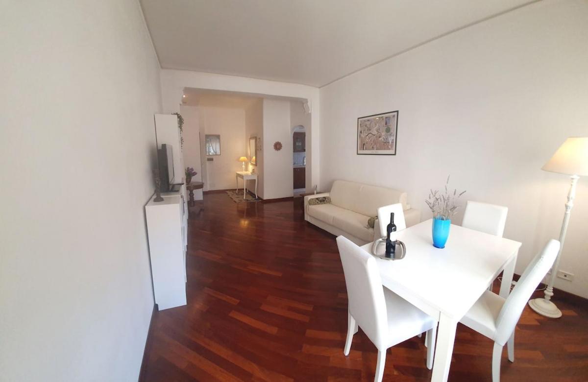In Apartment Rom