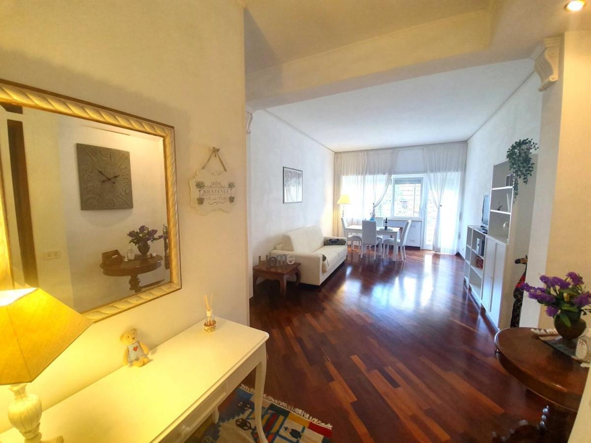 In Apartment Rom